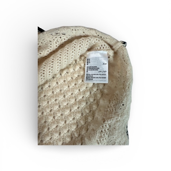 And Now This Cream Cable Knit Flutter Sleeve Top Size M Viscose Blend - Picture 6 of 7